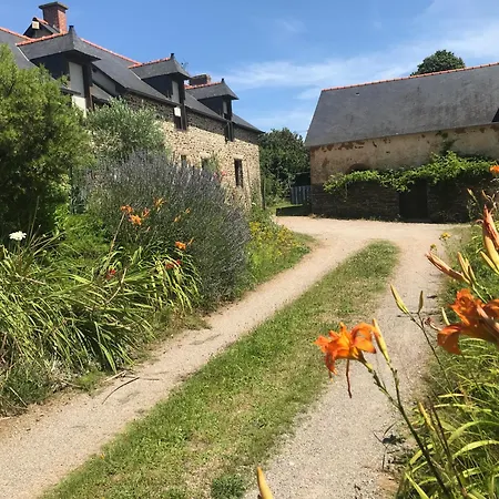 Holiday home Longere En Bretagne Nouvoitou